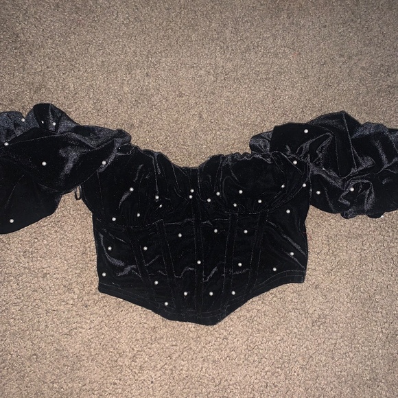 NWOT Privy Small Black Velour Corset Style Faux Pearl Bead Puff Sleeve Crop Top - Picture 3 of 8